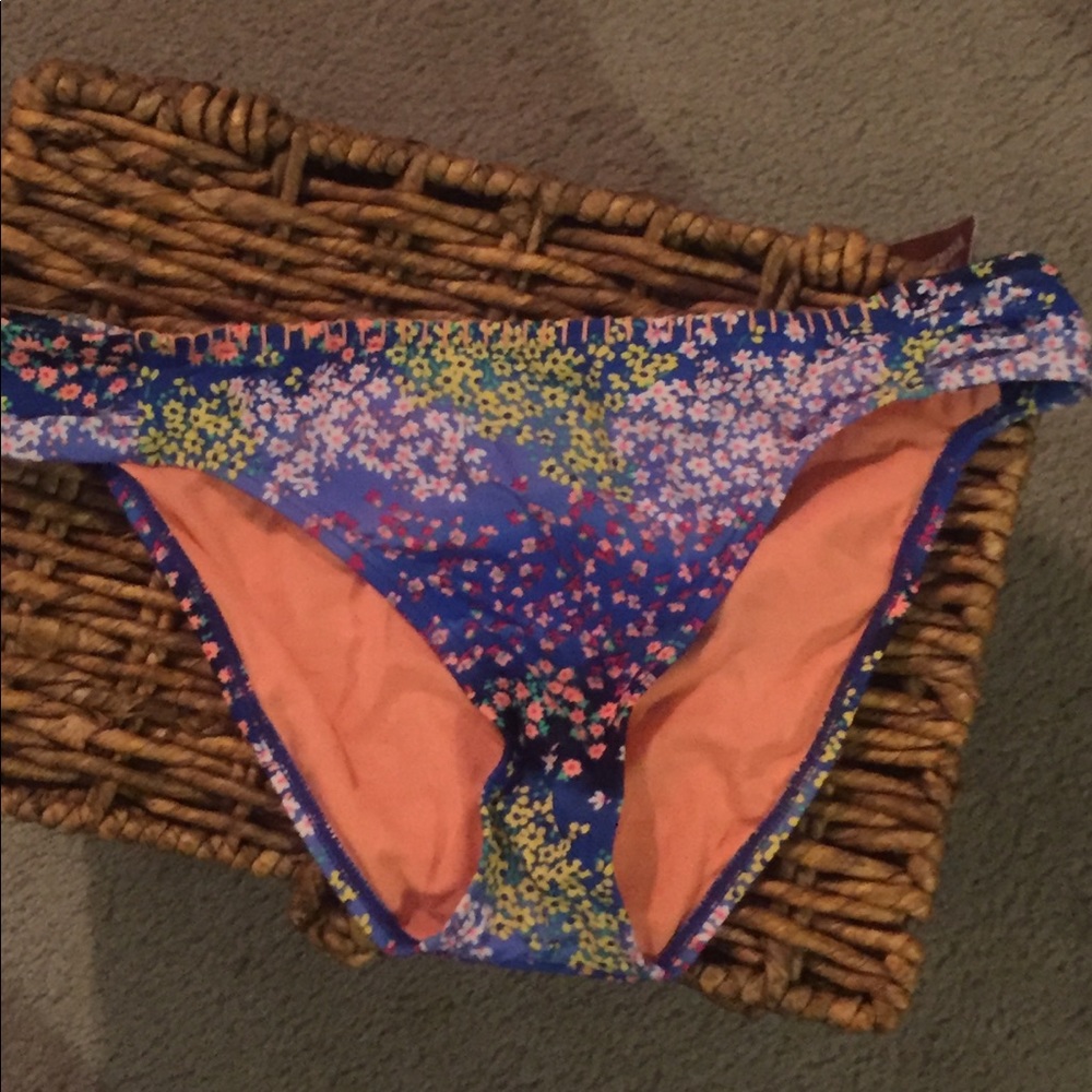 Bathing suit bottoms